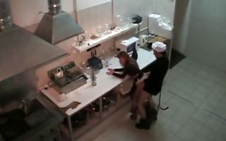 Nasty dude picked up an amateur girlfriend in Tula and makes her cum